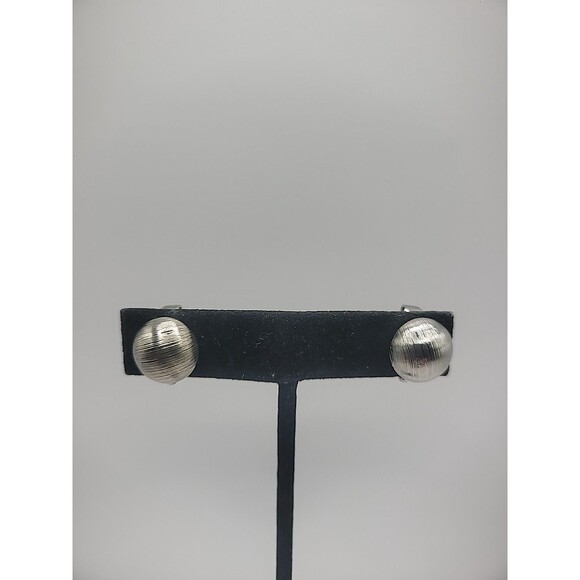 Vintage Earrings Clip On Silver Tone Round Textured Jewelry Costume - Picture 3 of 16